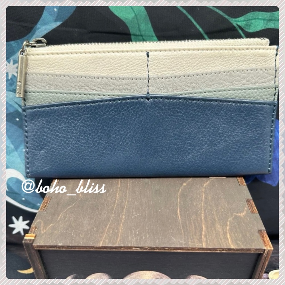 THE SAK Neva Caraway Large Leather Zipper Card Wallet EUC